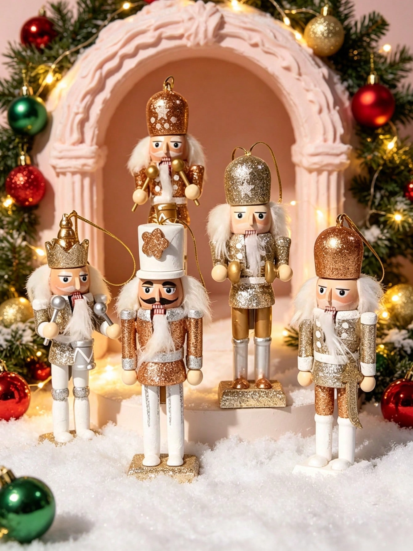 샴페인 골드 색상의 반짝이는 나무 인형 장식 5개 세트 - Nutcracker Figurine 리뷰 및 가격